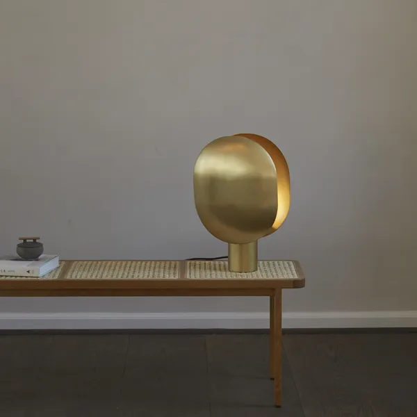 101 Copenhagen Clam Latón – Lámpara de mesa — imagen 3
