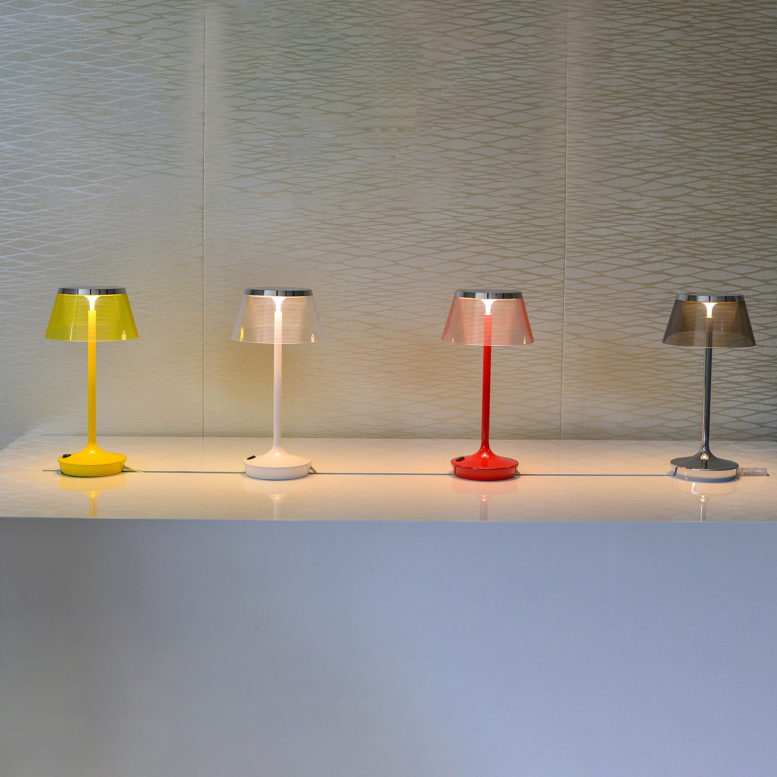 Aluminor La Petite Lamp Lámpara de mesa LED