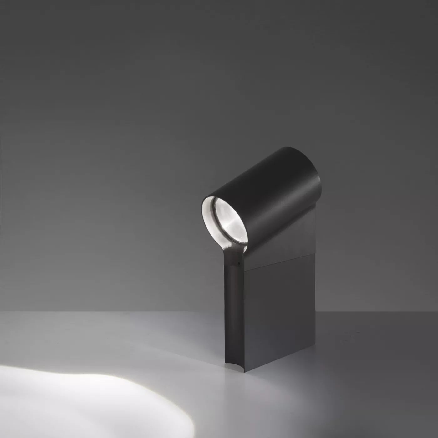 Artemide Oblique, sobremuro Led 75 cm — imagen 5
