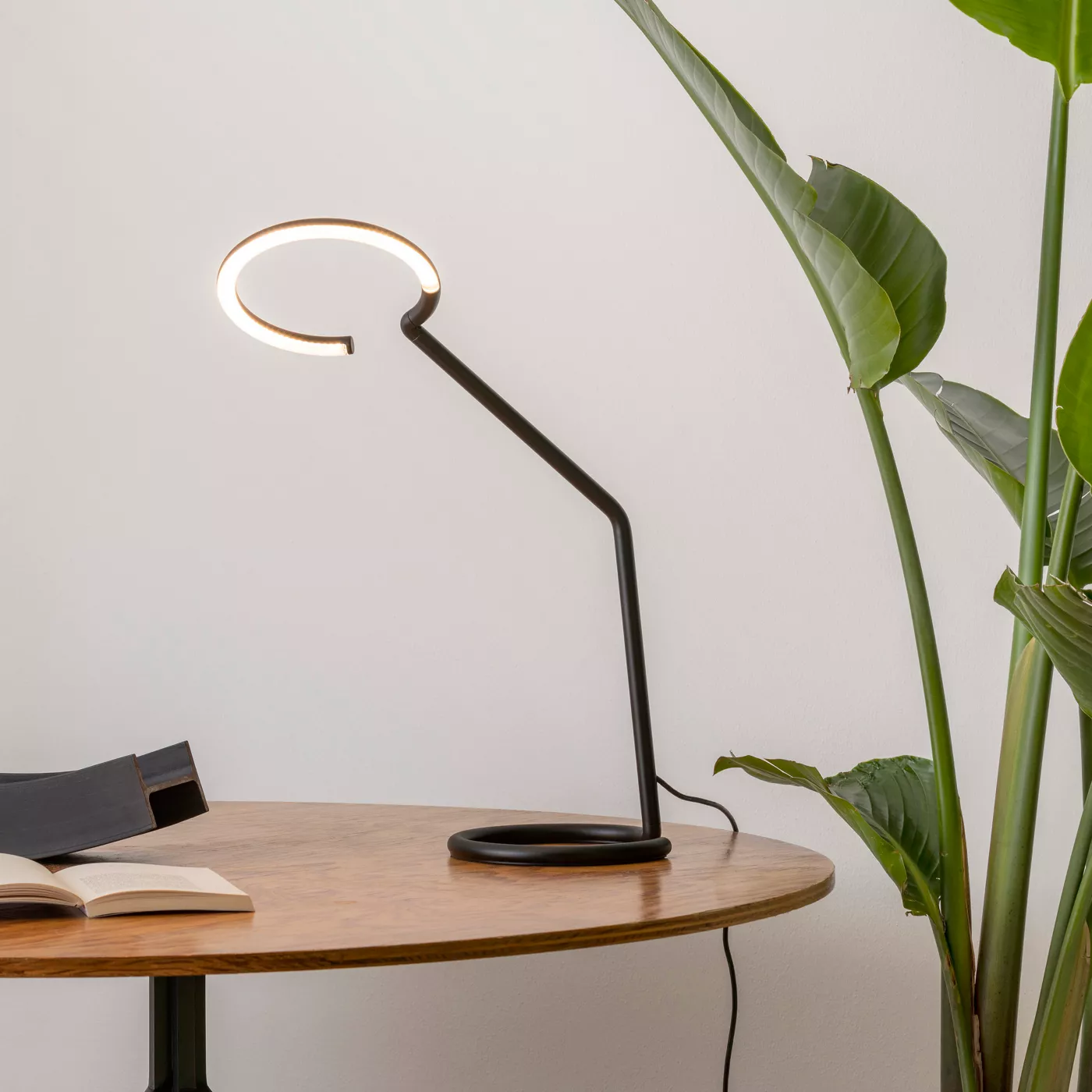 Artemide Vine Light, negro - Integralis – Lámpara de sobremesa led — imagen 3