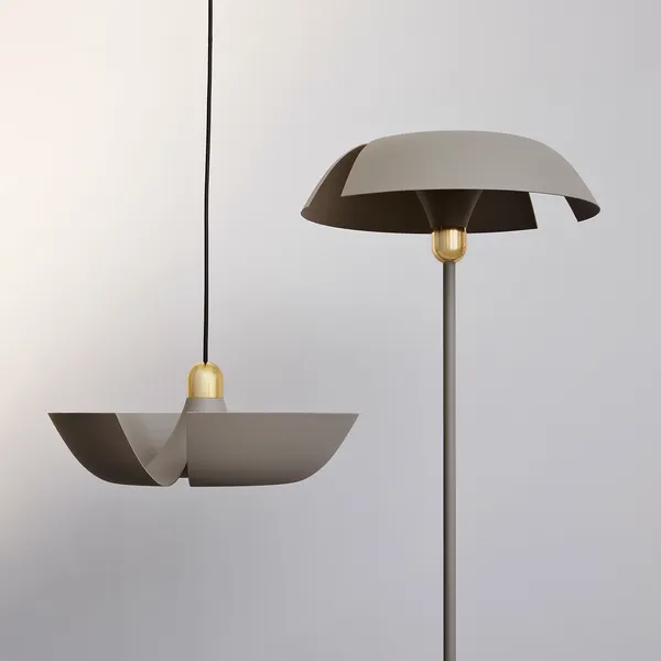 AYTM Cycnus Taupe/Oro – Lámpara de pie — imagen 3