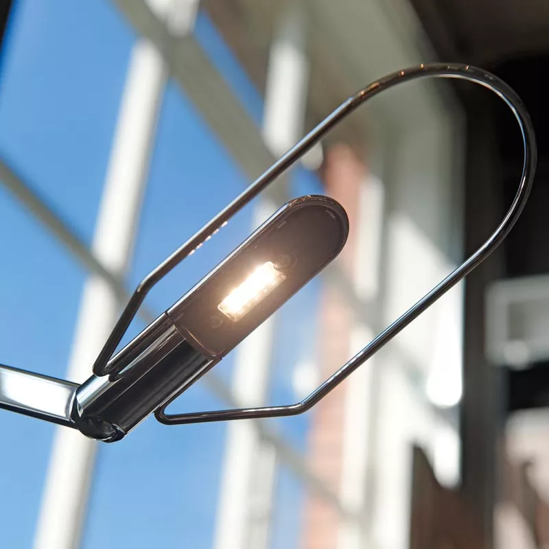 Belux Lifto, con base para mesa cromo/negro – Lámpara de sobremesa led — imagen 7
