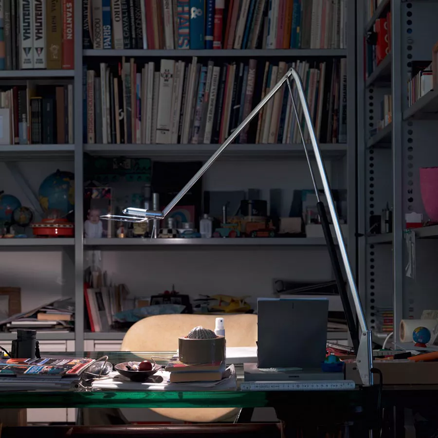 Belux Lifto, con pinza para mesa cromo/negro – Lámpara de sobremesa led — imagen 4