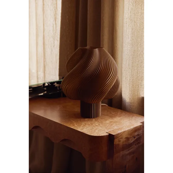 Créme Atelier Crème Atelier Soft Serve Grande Caramelo – Lámpara de mesa — imagen 2