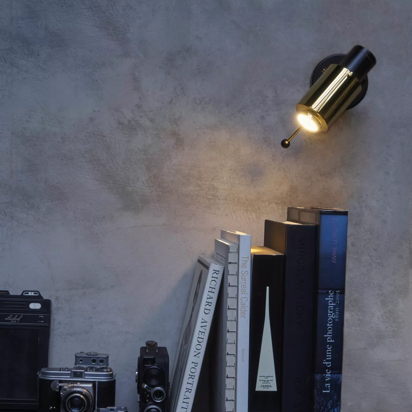 DCWéditions Dcw Biny Spot Led negro/dorado - con asa - con interruptor — imagen 3