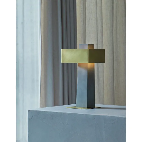 DCWéditions Colección Cauvet Iota Oro – Lámpara de mesa — imagen 4