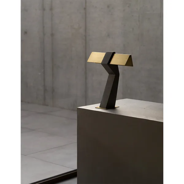 DCWéditions Colección Cauvet Tau Oro – Lámpara de mesa — imagen 5