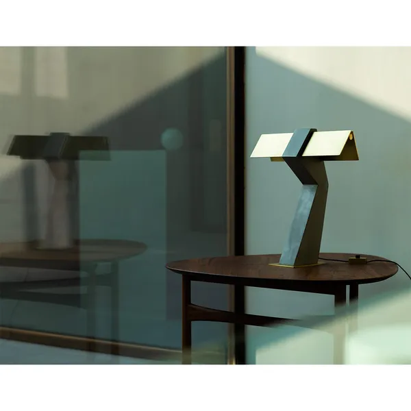 DCWéditions Colección Cauvet Tau Oro – Lámpara de mesa — imagen 8