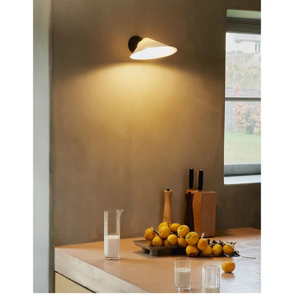 DCWéditions Plume Porcelana/ Negro – Lámpara de pared — imagen 6