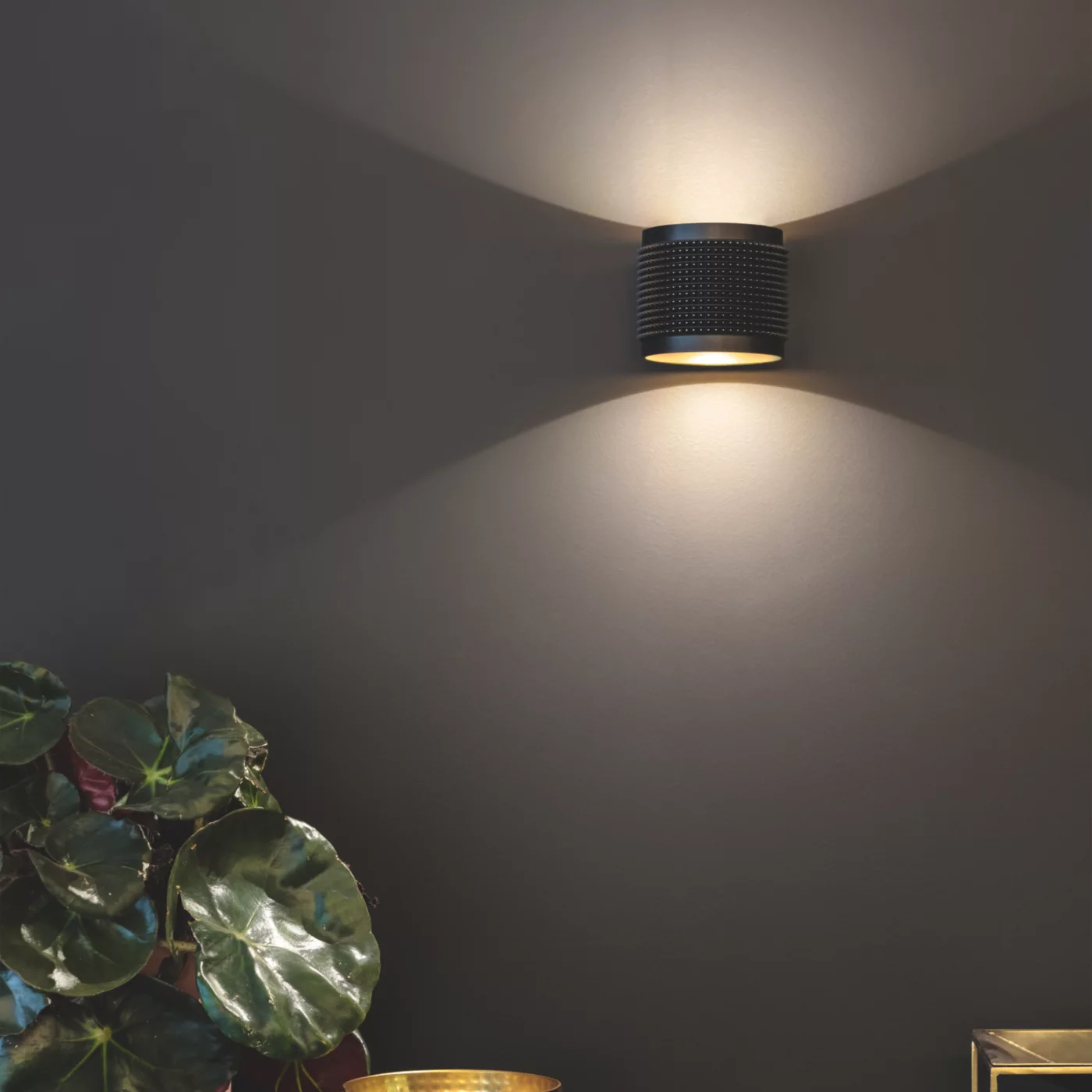 Delta Light Orbit Punk, negro/dorado – Lámpara de pared led — imagen 5