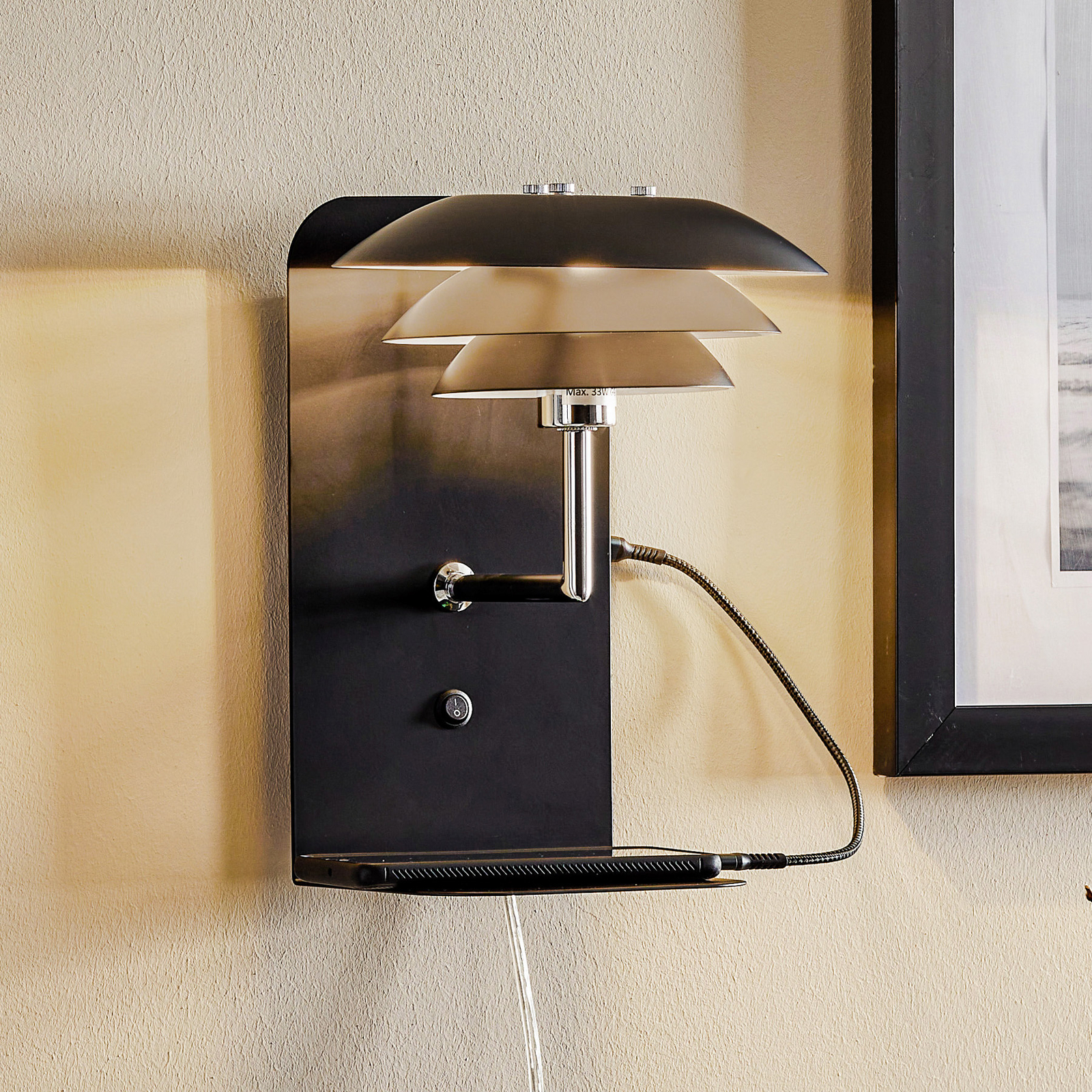 Dyberg Larsen DL20 Usb Shelf – Aplique de pared — imagen 2
