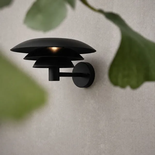 Dyberg Larsen DL30 de Pared Negro – Foco exterior — imagen 3