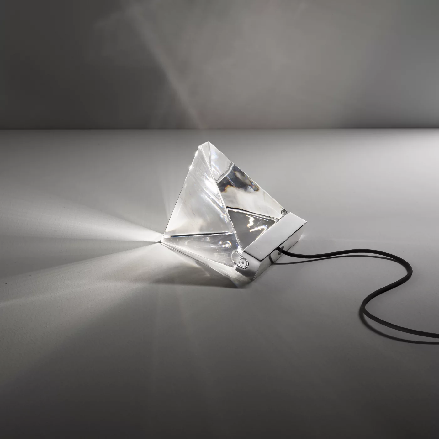 Fabbian Tripla – Lámpara de sobremesa led — imagen 6
