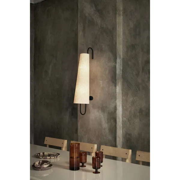Ferm Living Ancora 100 Negro/Color Madera Natural – Lámpara de pared — imagen 3