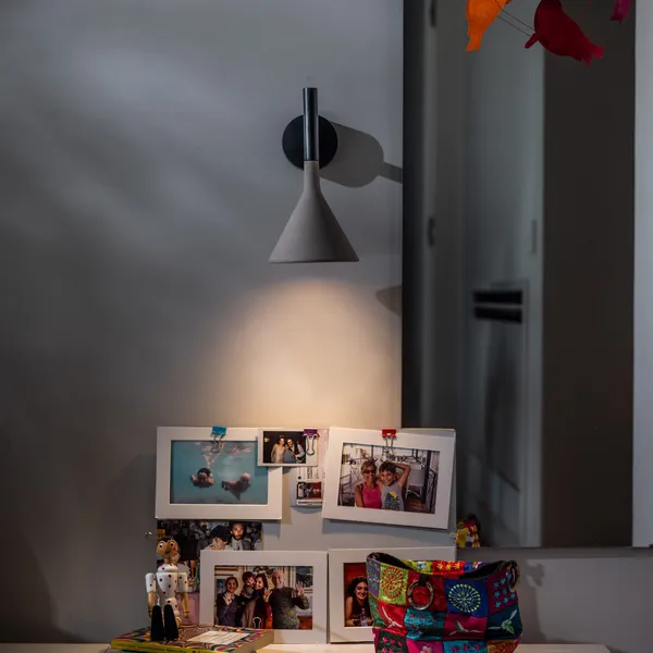 Foscarini Aplomb Mini Antracita – Lámpara de pared — imagen 3