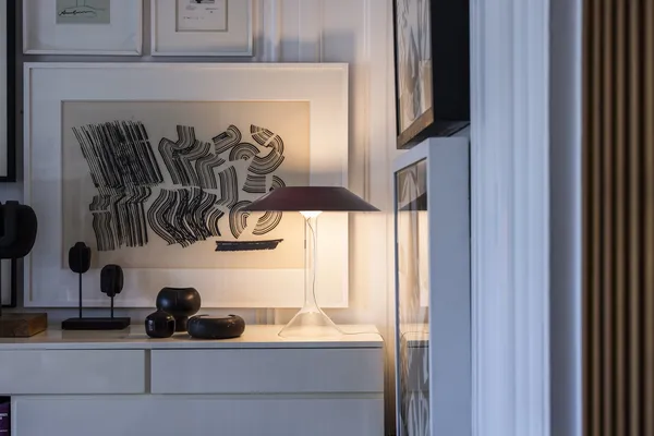 Foscarini Chapeaux M Rojo Oscuro – Lámpara de mesa — imagen 3