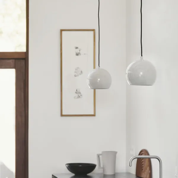 Frandsen Ball Ø18 cm Blanco Mate – Lámpara colgante — imagen 3