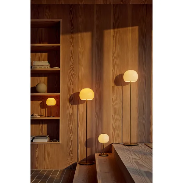 Frandsen Ball Ø18 Ámbar – Lámpara de mesa — imagen 7