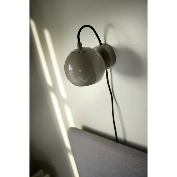 Frandsen Ball Azul Azul Mate – Lámpara de pared — imagen 4