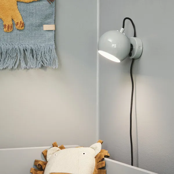 Frandsen Ball Gris – Lámpara de pared — imagen 3