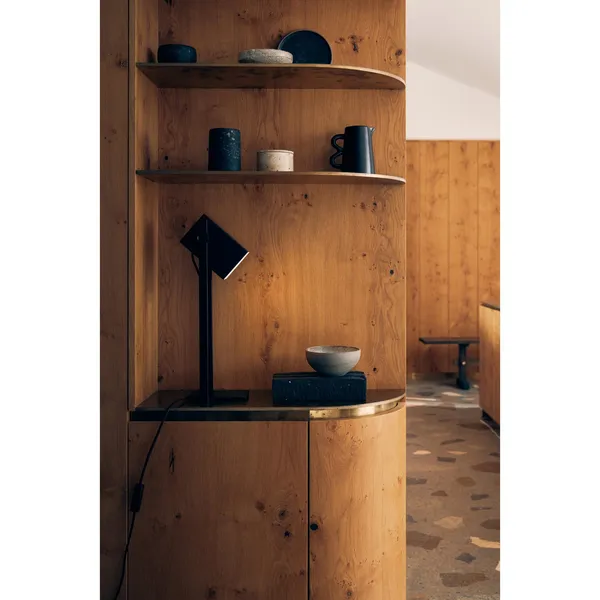 Frandsen BF Quadro Negro Mate – Lámpara de mesa — imagen 7
