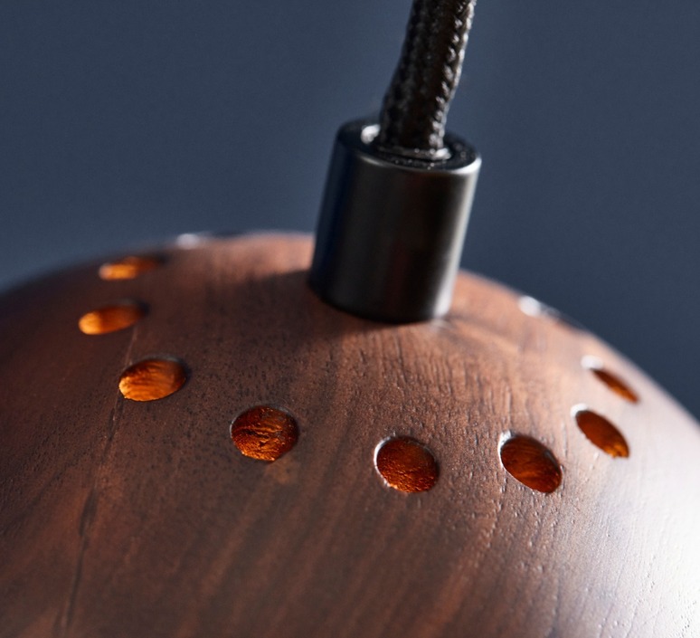 Frandsen Bola, madera de nogal, Ø12cm, H10cm – Lámpara colgante — imagen 7