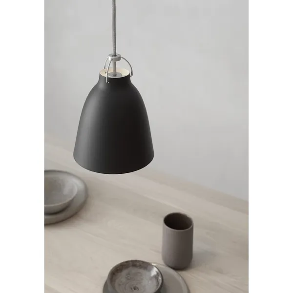 Fritz Hansen Caravaggio Negro Mate P1 – Lámpara colgante — imagen 2