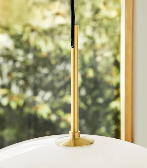 Fritz Hansen Clam Blanco/Latón Ø55 – Lámpara colgante — imagen 5