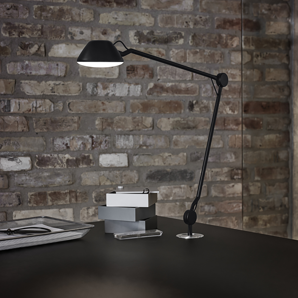 Fritz Hansen AQ01 Plug-in – Lámpara de mesa — imagen 4