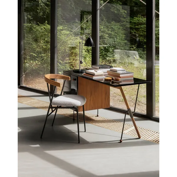 GUBI Bestlite BL1 Negro/ Latón – Lámpara de mesa — imagen 4
