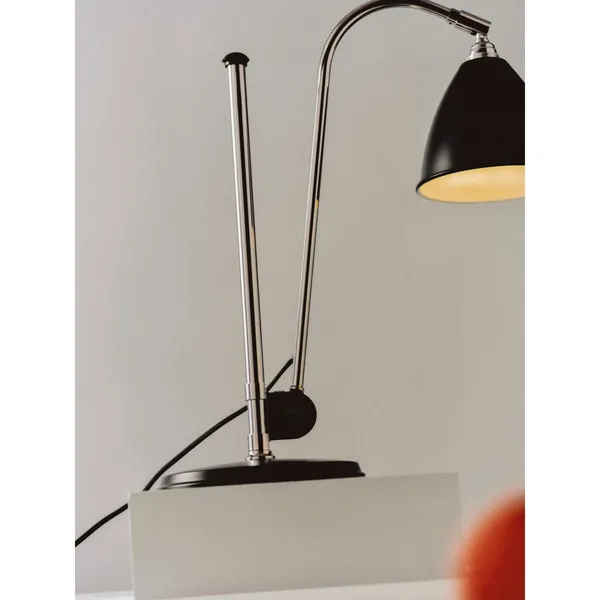 GUBI Bestlite BL1 Negro/ Latón – Lámpara de mesa — imagen 7