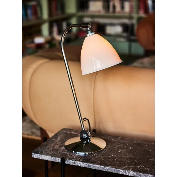 GUBI Bestlite BL2 Cromo/ Blanco Mate – Lámpara de mesa — imagen 6