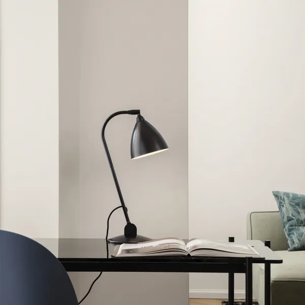 GUBI Bestlite BL2 Cromo/ Negro – Lámpara de mesa — imagen 3