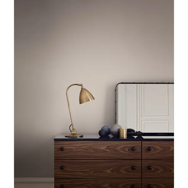 GUBI Bestlite BL2 Latón – Lámpara de mesa — imagen 3