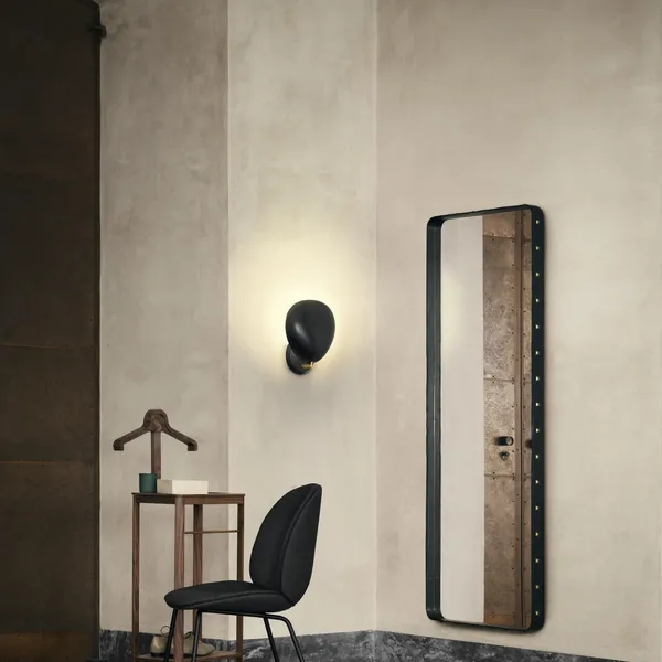 GUBI Cobra Cableado Negro – Lámpara de pared — imagen 4
