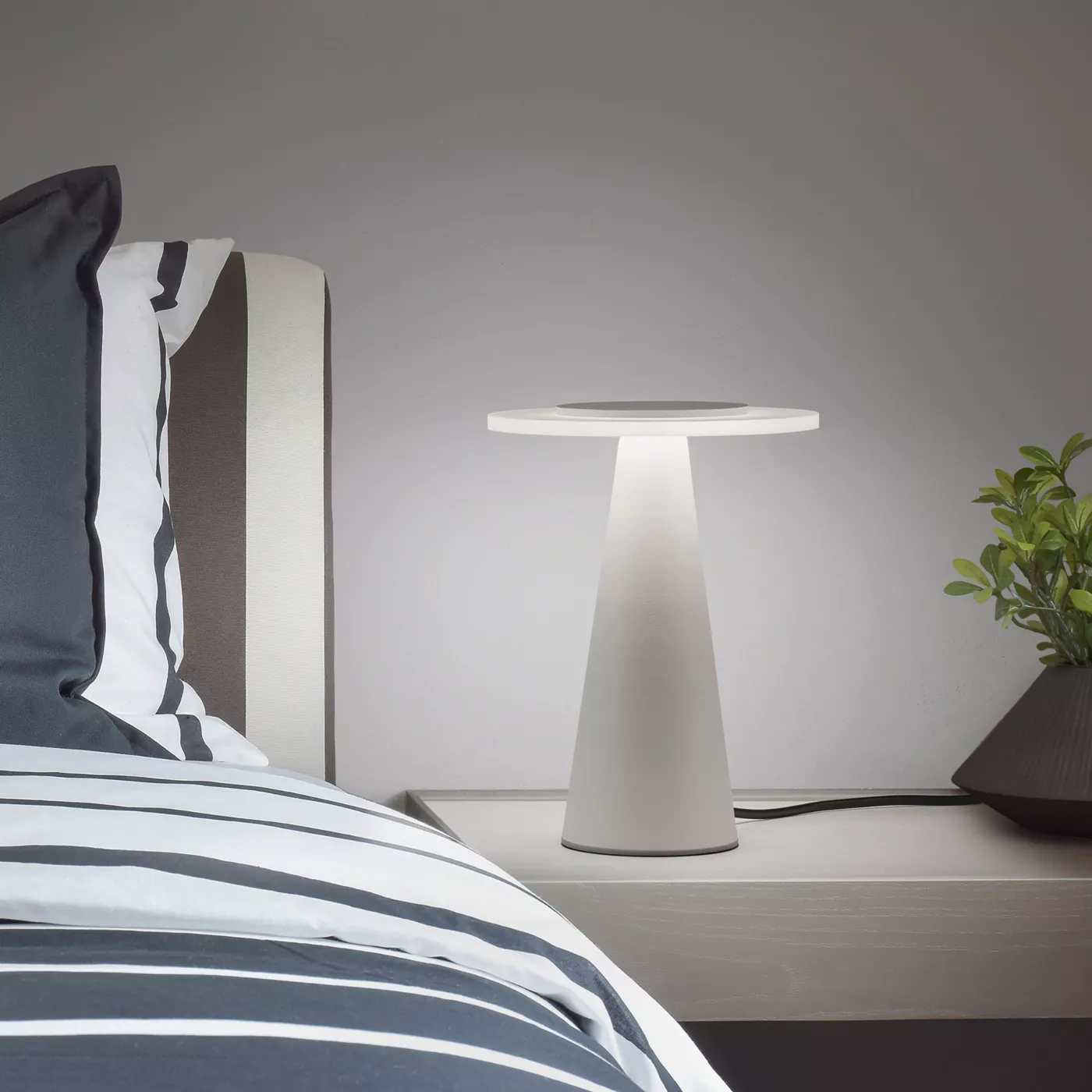 Helestra Bax – Lámpara de sobremesa led — imagen 3