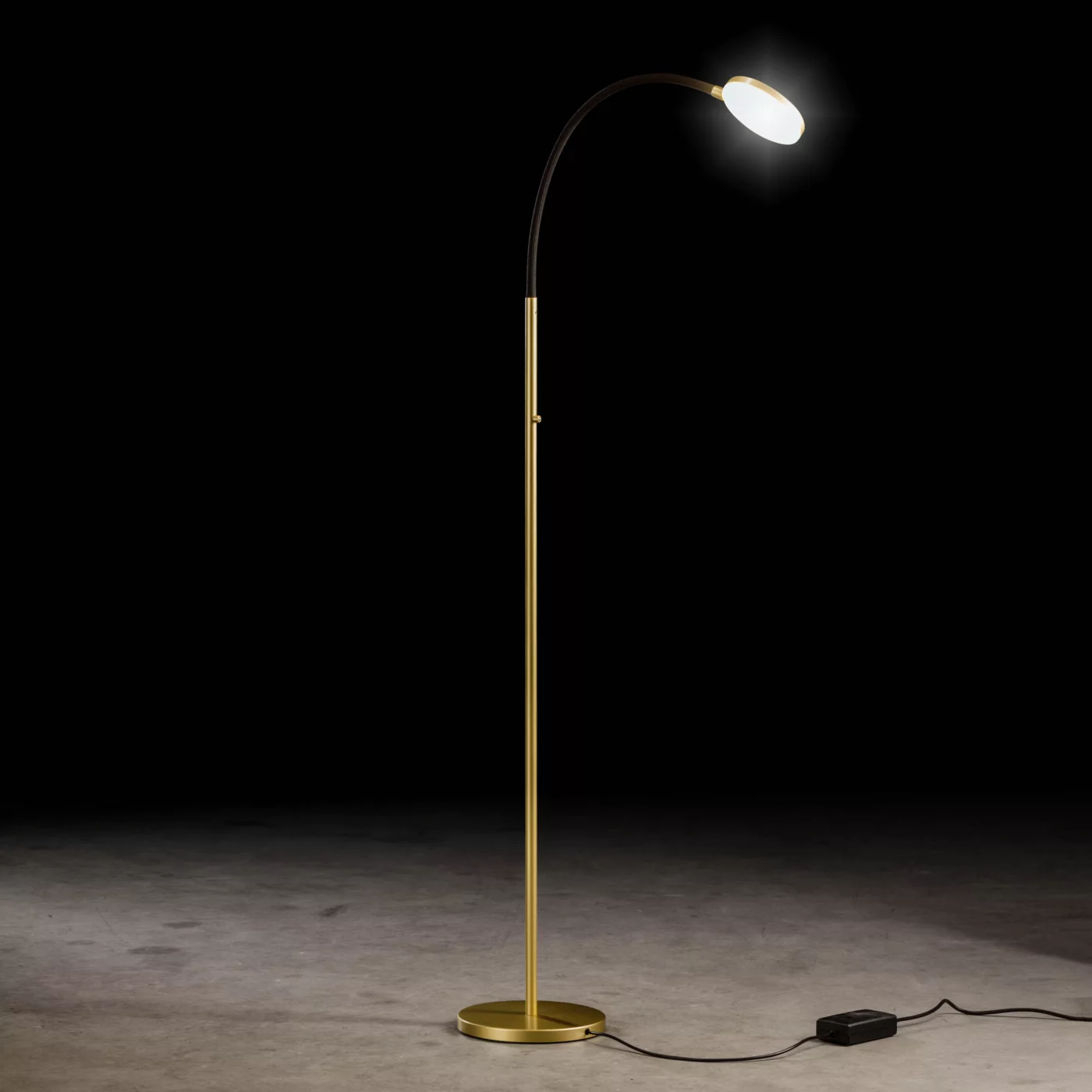 Holtkötter Flex S – Lámpara de pie led — imagen 4