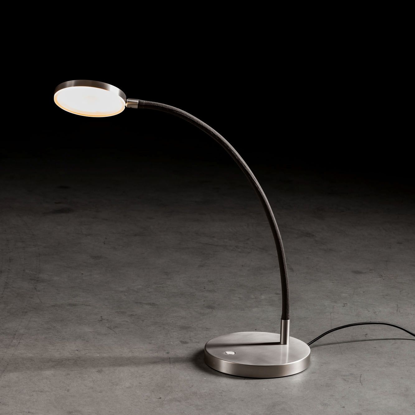 Holtkötter Flex T, aluminio/rojo – Lámpara de sobremesa led — imagen 4