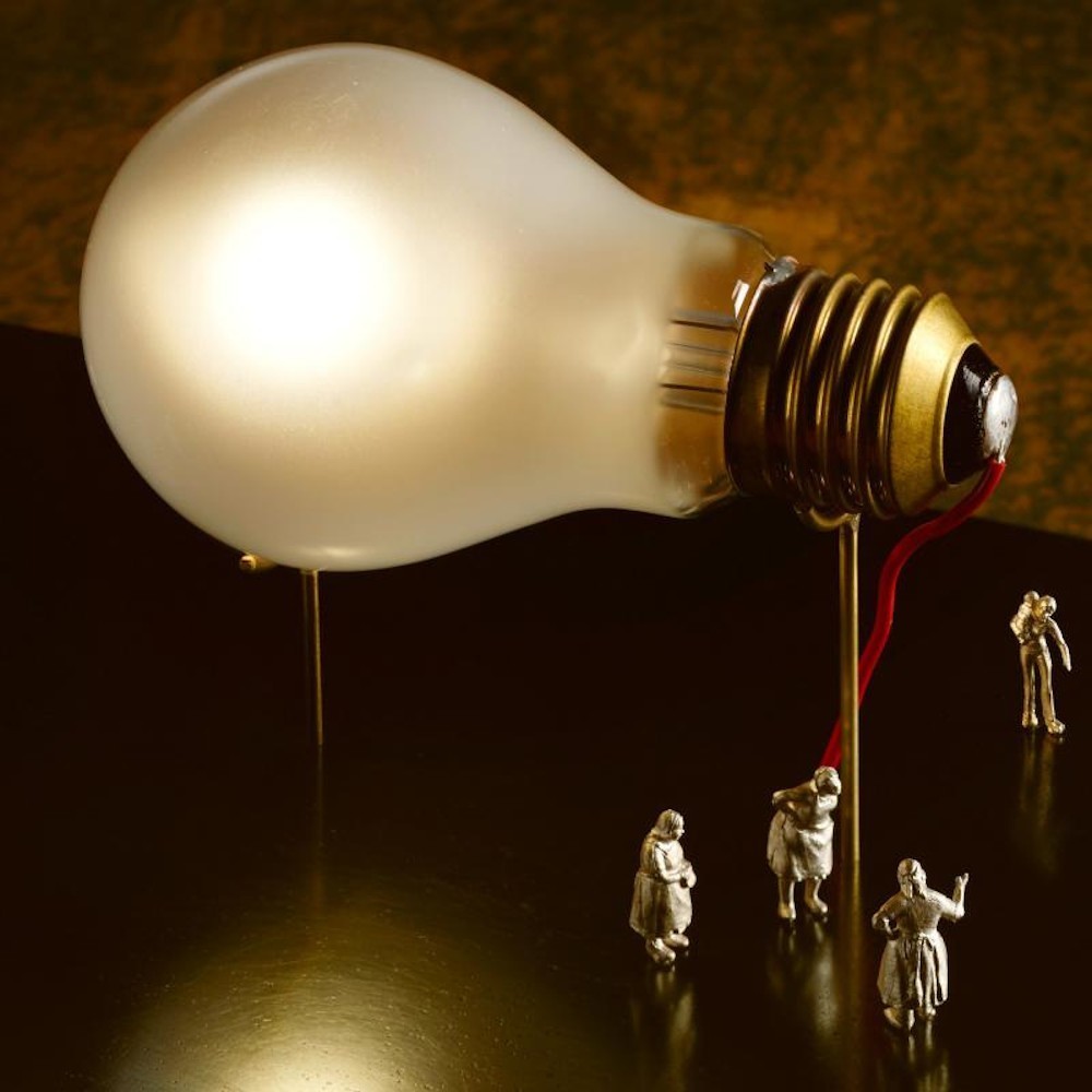 Ingo Maurer I Ricchi Poveri Monument for a Bulb – Lámpara sobremesa — imagen 6