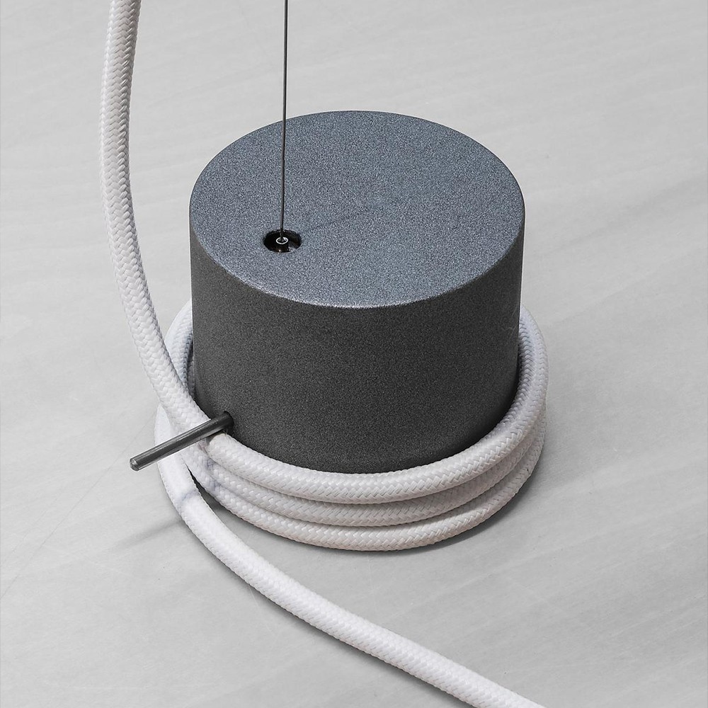 Ingo Maurer Tubular Balance – Lámpara sobremesa — imagen 6