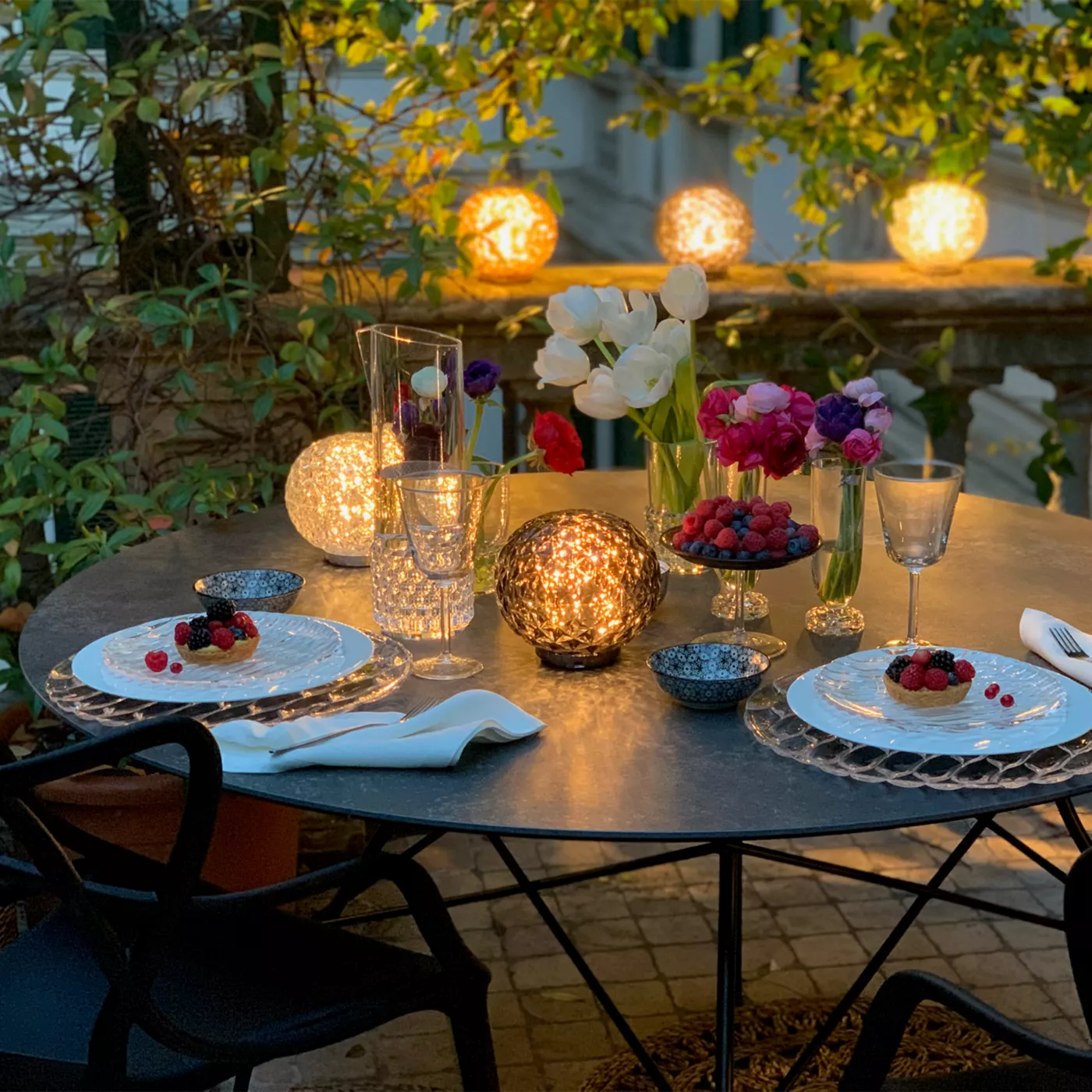 Kartell Planet – Lámpara de sobremesa led — imagen 5