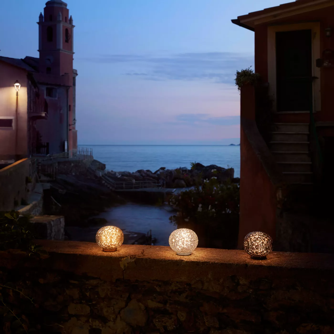 Kartell Planet – Lámpara de sobremesa led — imagen 7