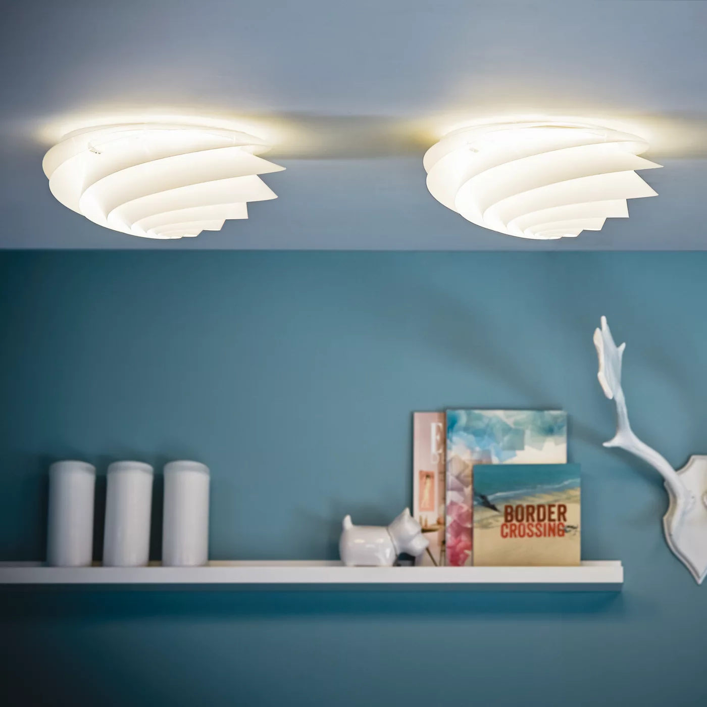 Le Klint Swirl, y pared blanco - ø37 cm – Lámpara de techo — imagen 4