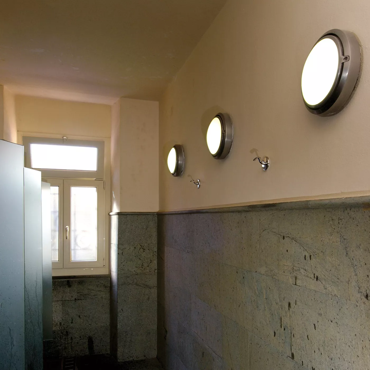 Luceplan Metropoli, y pared ø27 cm - aluminio pulido – Lámpara de techo — imagen 5