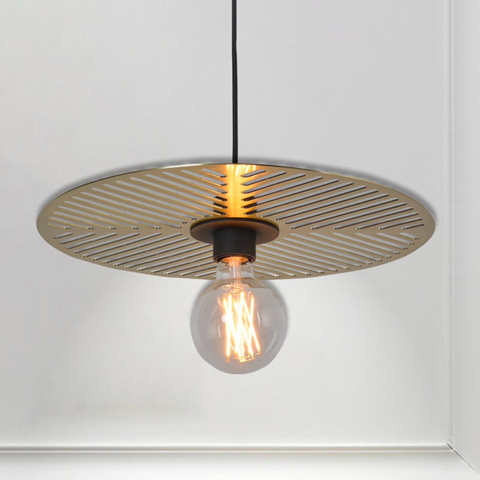MARKET SET Lámpara colgante Waterlily con pantalla de metal