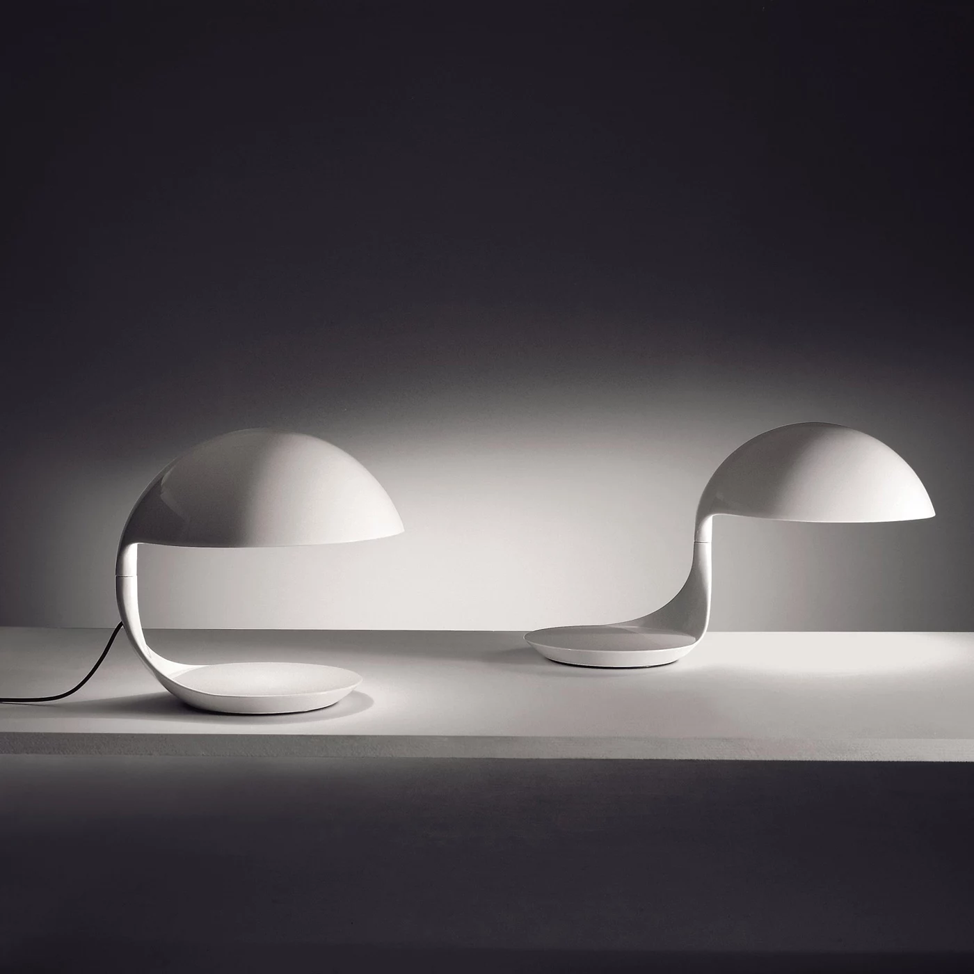 Martinelli Luce Cobra – Lámpara de sobremesa — imagen 4