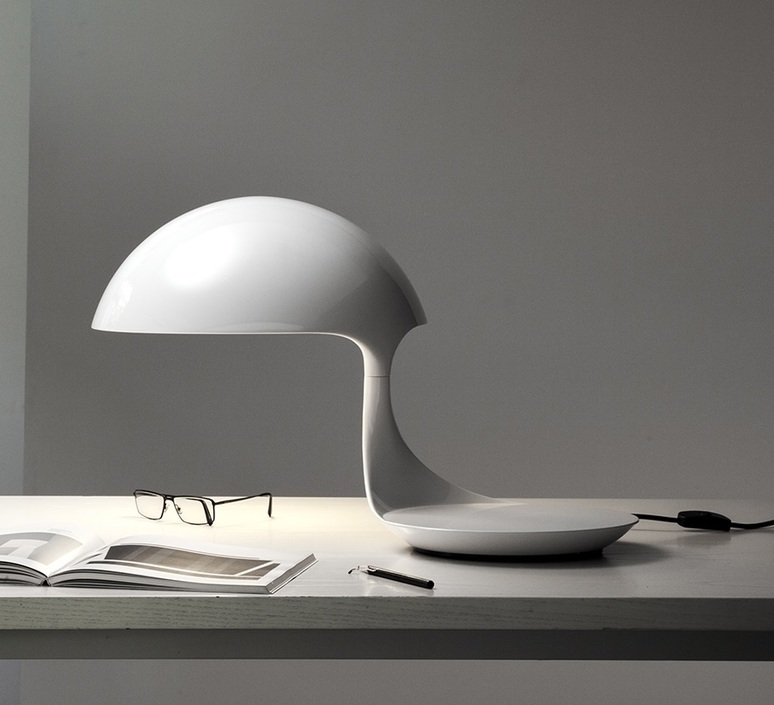 Martinelli Luce Cobra, blanca, H40cm - Martinelli-Luce – Lámpara de mesa — imagen 3