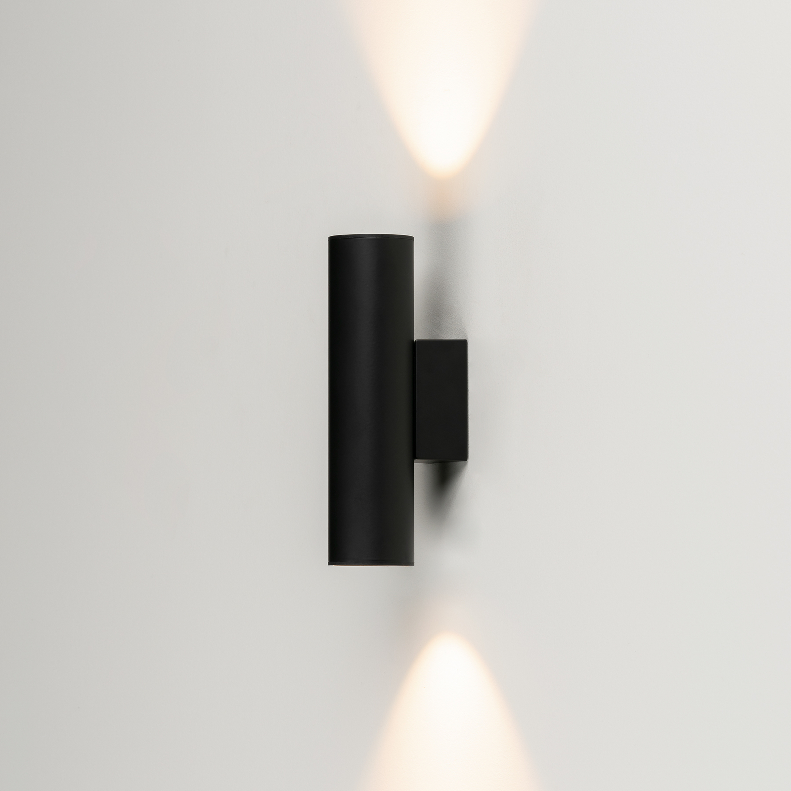 Milan Haul Aplique de pared LED inferior y superior