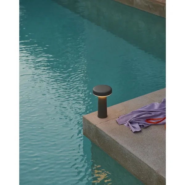 Muuto Ease Portátil Gris Topo – Lámpara — imagen 5