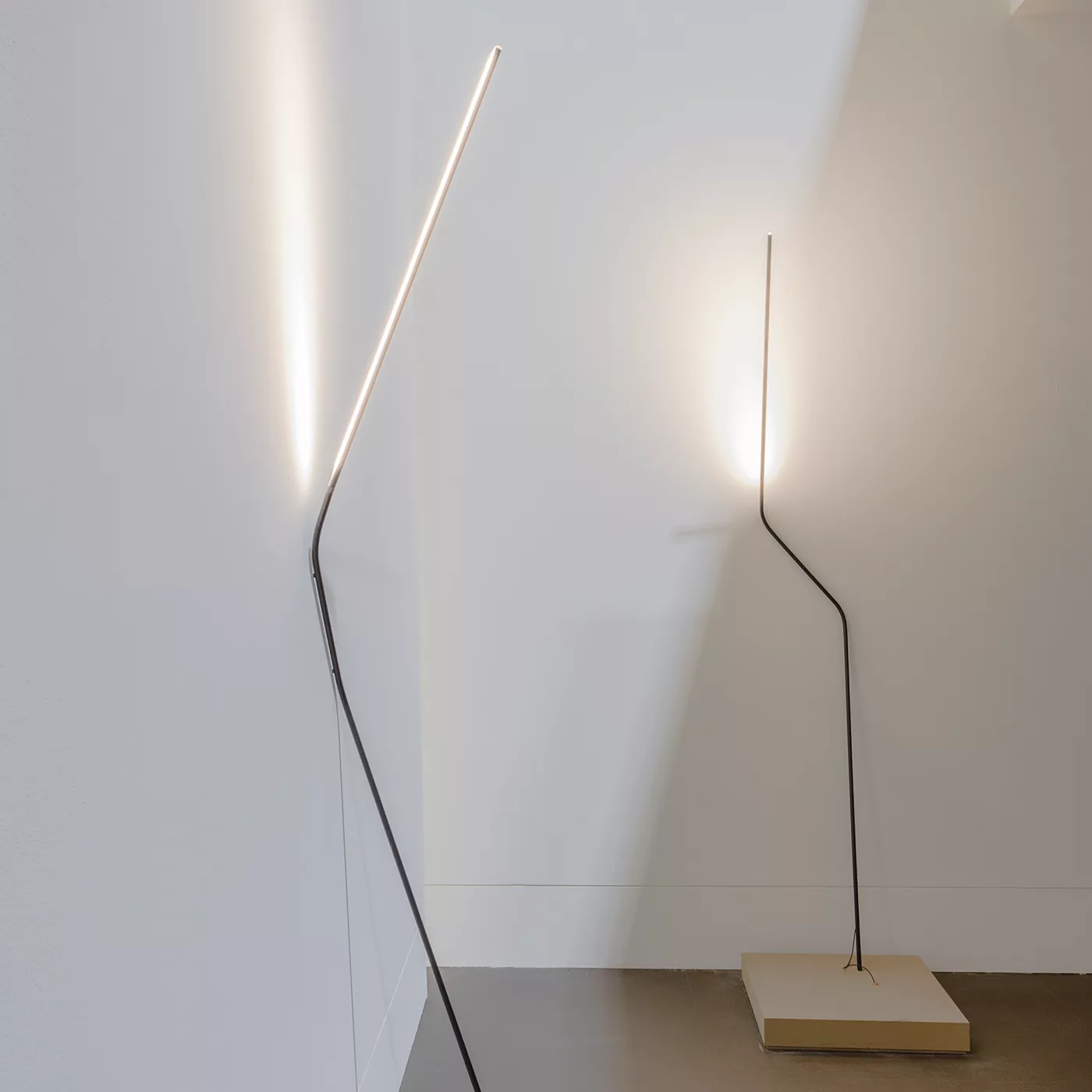 Nemo Neo, negro – Lámpara de pie led — imagen 6